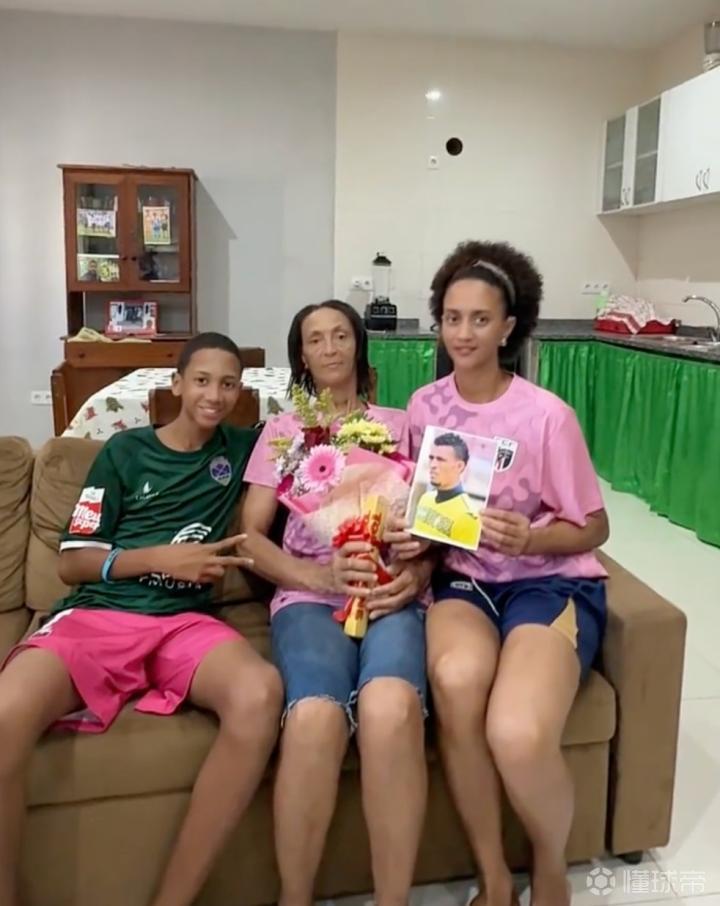 佛得角侨民助力门将母亲获得美国签证，家属在异乡共筑梦想