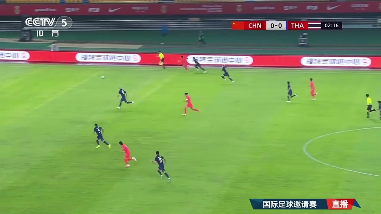 张玉宁抢点外脚背中柱！央视解说：这球射门难度很高啊😱